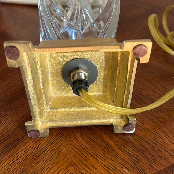 Waterford Crystal Finn Versailles Brass Table Lamp Authentic Waterford Shade - Picture 15 of 16